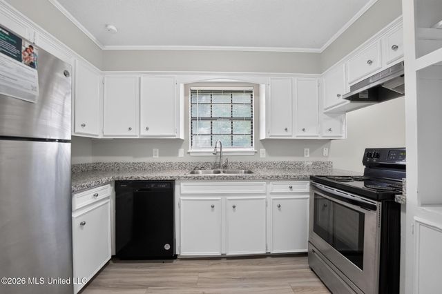 334 E Timber Ridge Court, Ridgeland, MS 39157