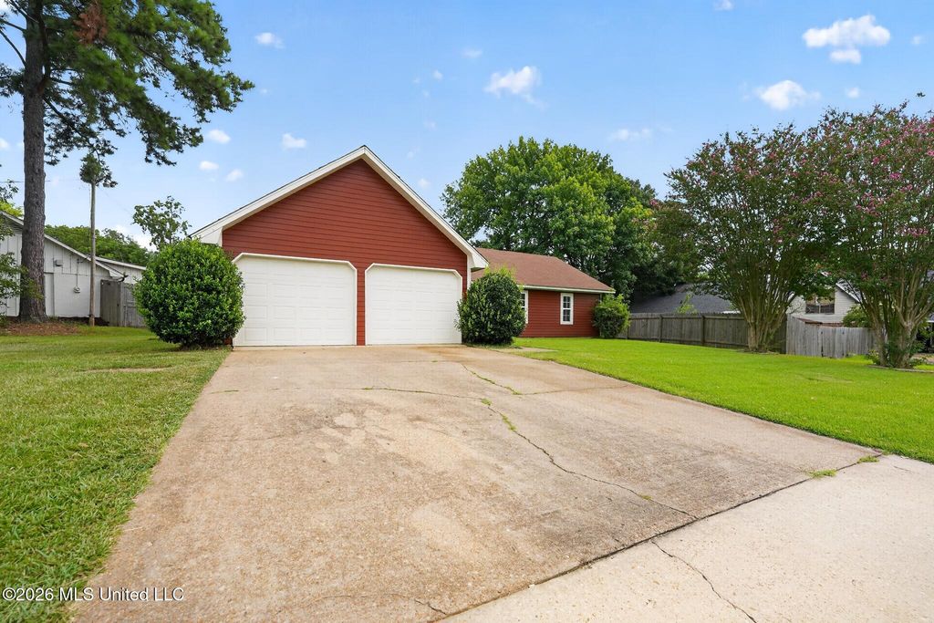 334 E Timber Ridge Court, Ridgeland, MS 39157