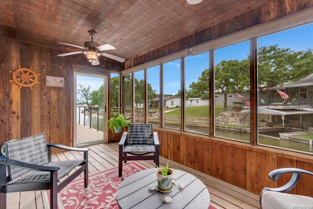 1122 HILL CIRCLE EAST DR, Granite Shoals, TX 78654
