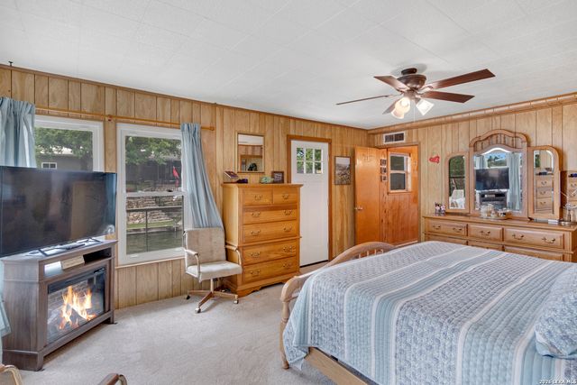 1122 HILL CIRCLE EAST DR, Granite Shoals, TX 78654