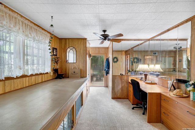 1122 HILL CIRCLE EAST DR, Granite Shoals, TX 78654