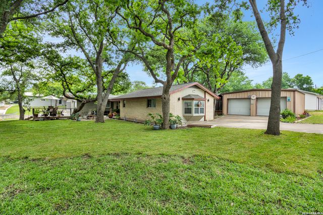 1122 HILL CIRCLE EAST DR, Granite Shoals, TX 78654