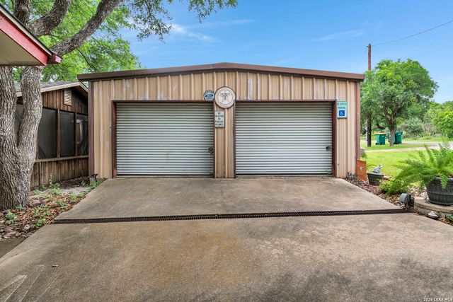 1122 HILL CIRCLE EAST DR, Granite Shoals, TX 78654