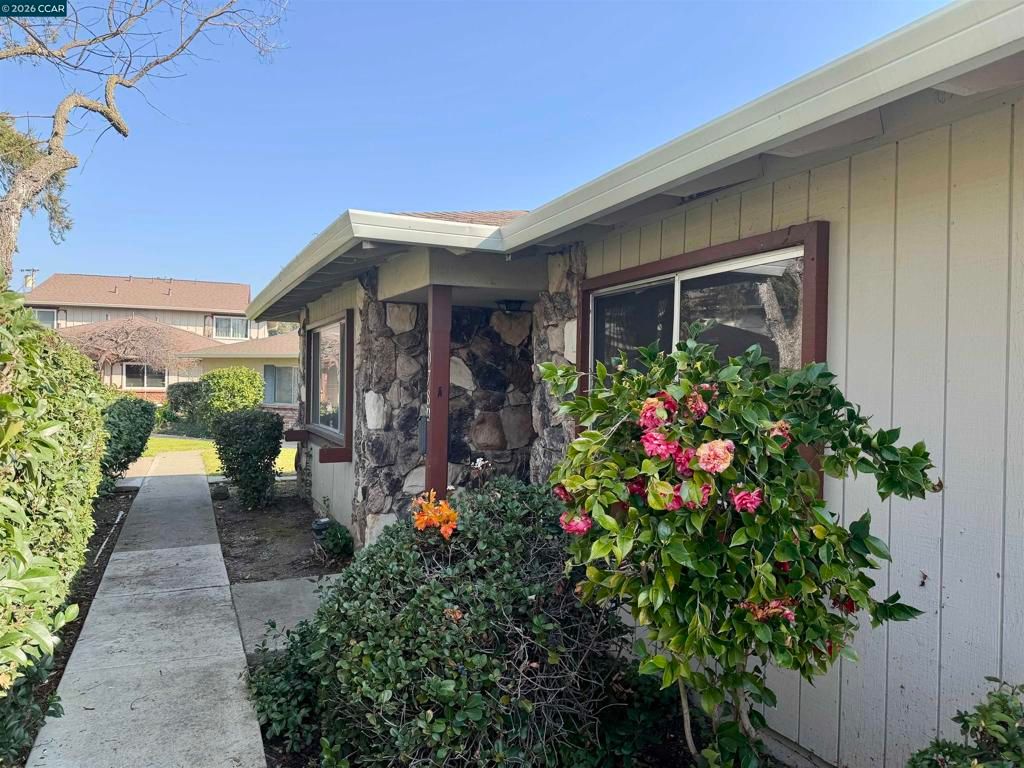 Image 1 of property listing at 1078 1078 Mohr Ln A, Concord, CA 94518