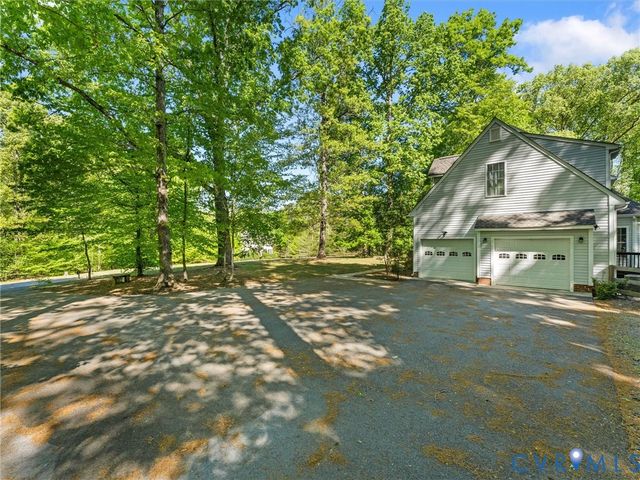 2967 Willow Trace Ln, Sandy Hook, VA 23153