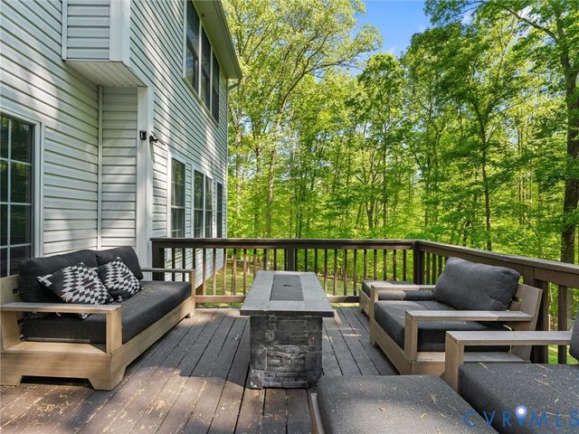 2967 Willow Trace Ln, Sandy Hook, VA 23153