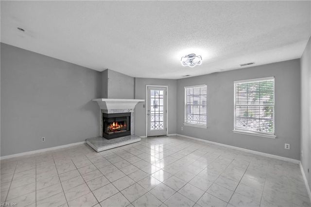 717 Inlet Quay Apt H, Chesapeake, VA 23320