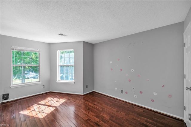 717 Inlet Quay Apt H, Chesapeake, VA 23320