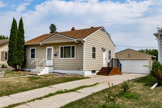 1542 13 1/2 Street S, Fargo, ND 58103