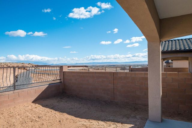 1532 Valle De Colores Road NW, Los Lunas, NM 87031