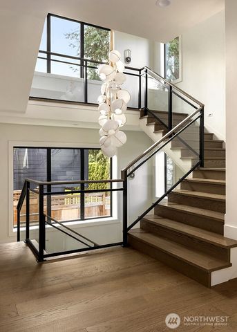 5808 Lakeview Drive, Kirkland, WA 98033