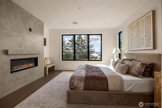 5808 Lakeview Drive, Kirkland, WA 98033