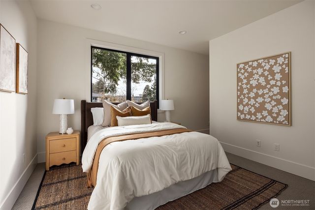 5808 Lakeview Drive, Kirkland, WA 98033