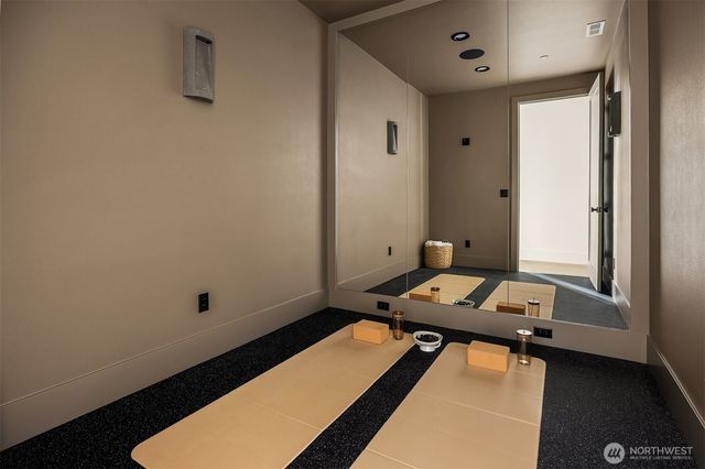 5808 Lakeview Drive, Kirkland, WA 98033