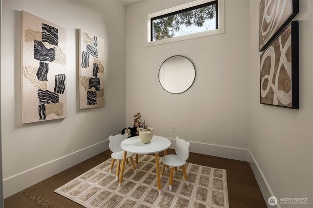 5808 Lakeview Drive, Kirkland, WA 98033