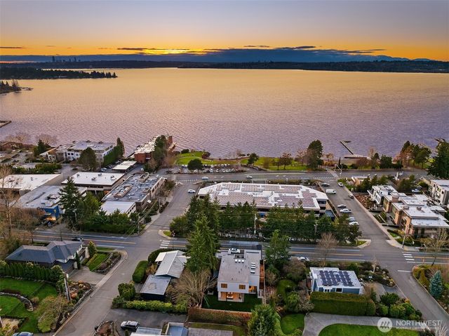 5808 Lakeview Drive, Kirkland, WA 98033