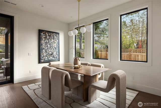 5808 Lakeview Drive, Kirkland, WA 98033