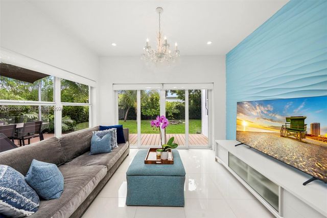 9172 Carlyle Avenue, Surfside, FL 33154
