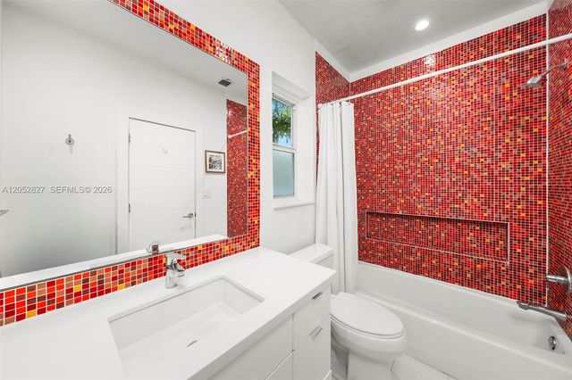 9172 Carlyle Avenue, Surfside, FL 33154
