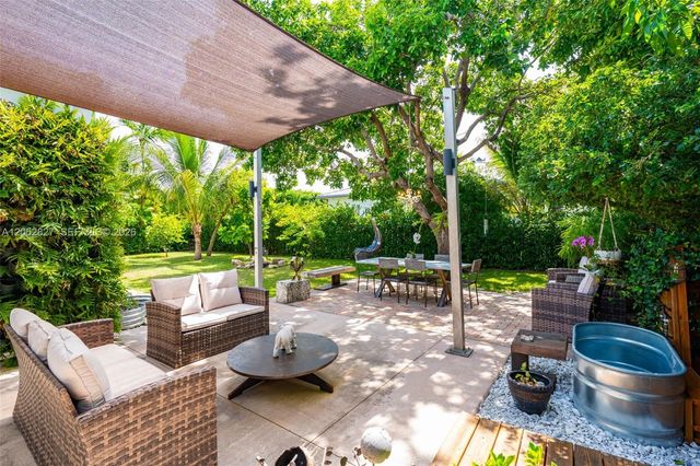 9172 Carlyle Avenue, Surfside, FL 33154