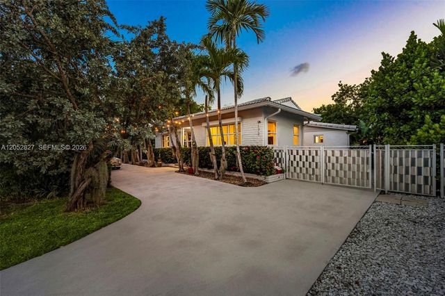 9172 Carlyle Avenue, Surfside, FL 33154