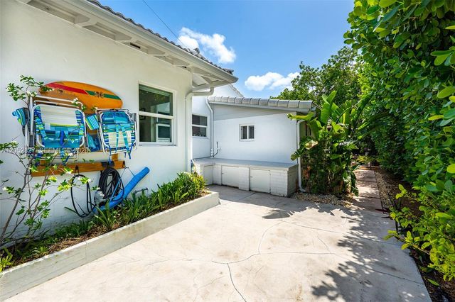 9172 Carlyle Avenue, Surfside, FL 33154