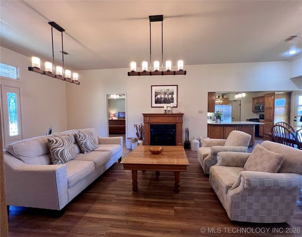 102 Holly, Bokchito, OK 74726