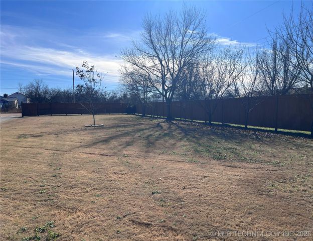 102 Holly, Bokchito, OK 74726