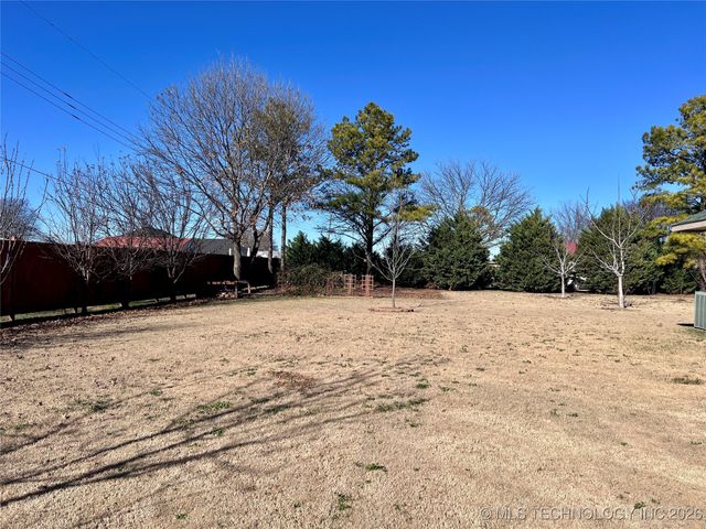 102 Holly, Bokchito, OK 74726