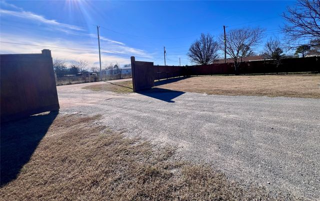 102 Holly, Bokchito, OK 74726