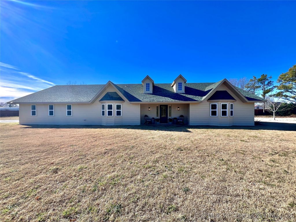 102 Holly, Bokchito, OK 74726