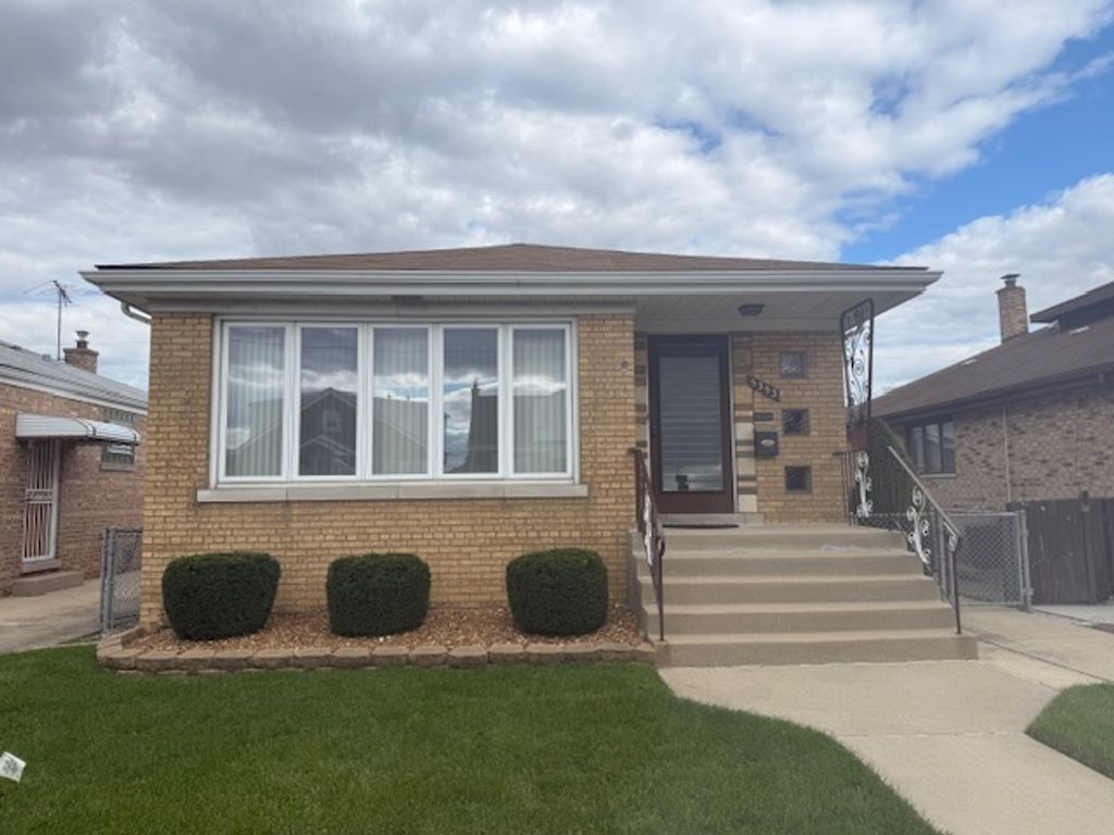 5353 S Moody Avenue, Chicago, IL 60638
