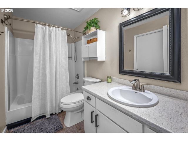 8653 Sw HAMLET St, Tigard, OR 97224