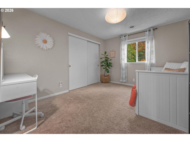 8653 Sw HAMLET St, Tigard, OR 97224