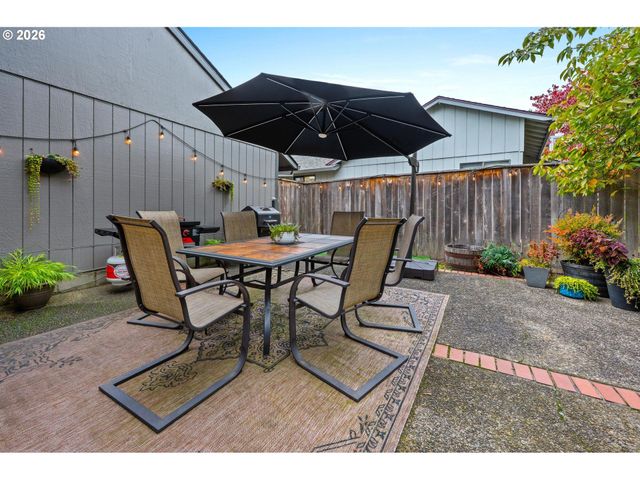 8653 Sw HAMLET St, Tigard, OR 97224