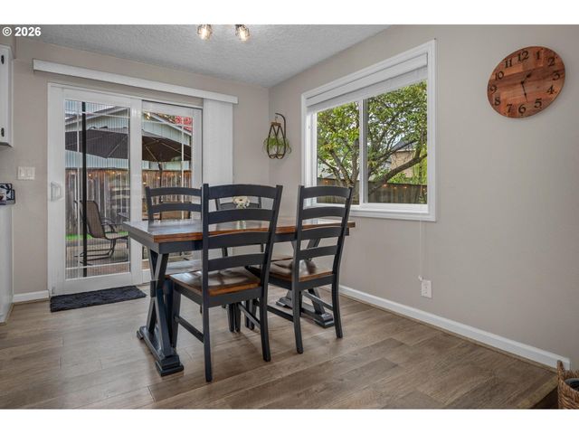 8653 Sw HAMLET St, Tigard, OR 97224