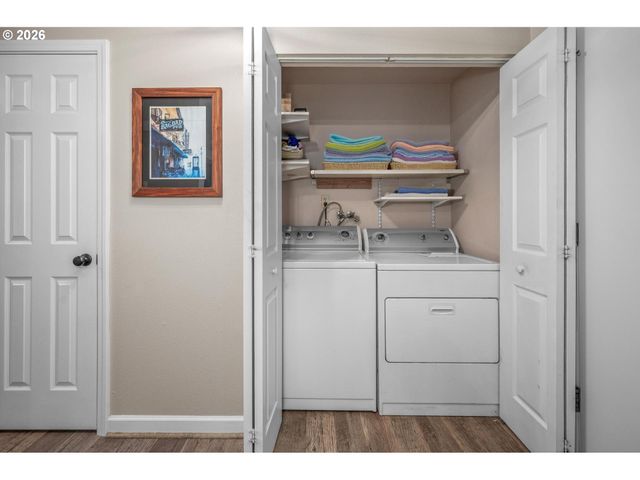 8653 Sw HAMLET St, Tigard, OR 97224