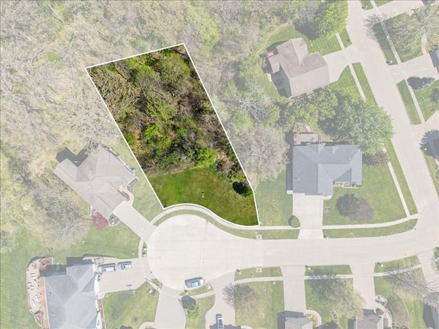 1819 Timber Hills Drive, Coralville, IA 52241