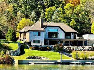7050 Lake Shannon Court, Tyrone Township, MI 48430