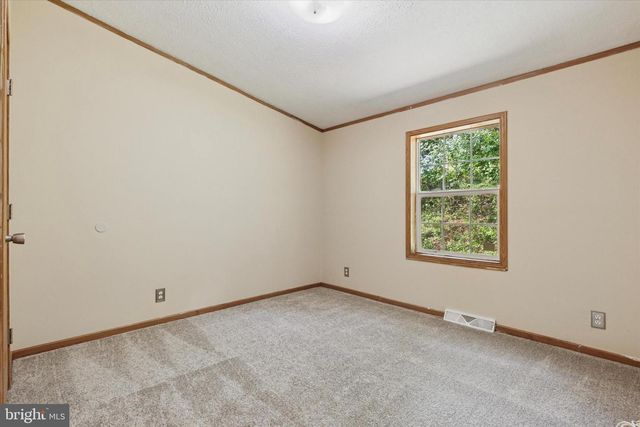 950 SUGARS BRIDGE RD, West Chester, PA 19380