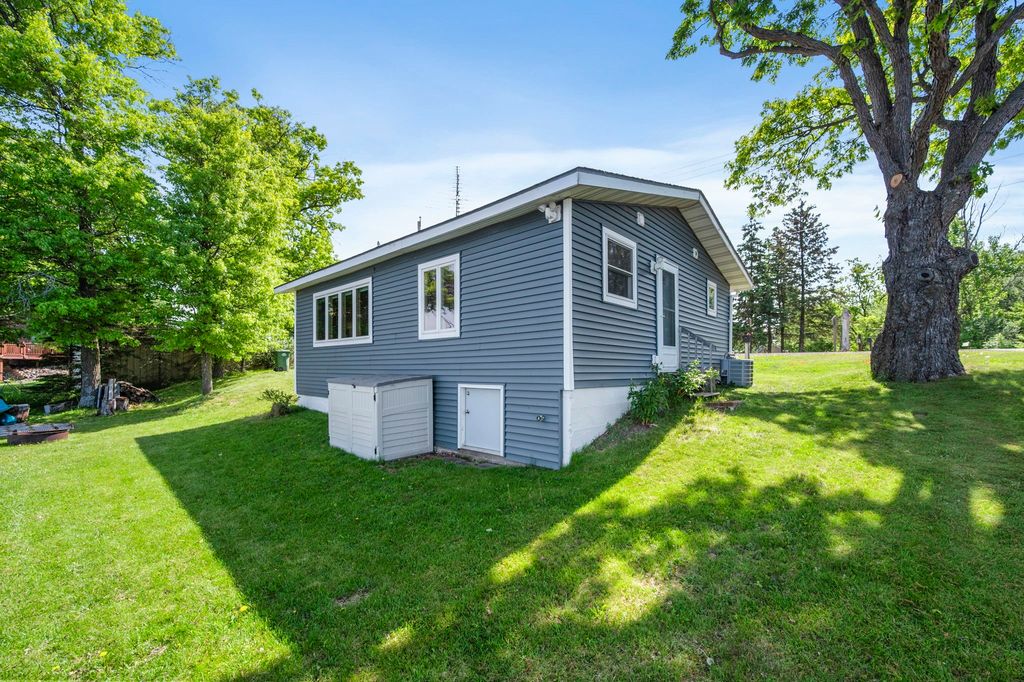 Image 4 of property listing at 777 US Highway 63, Clayton, WI 54004