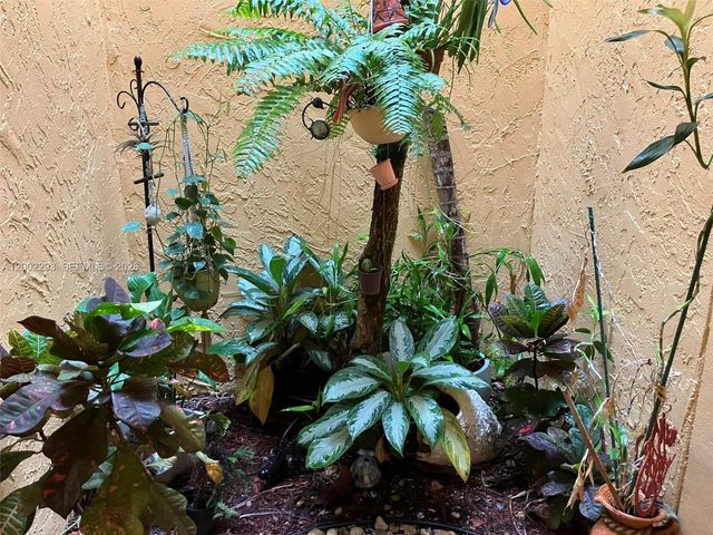 9311 SW 4th St 104B, Miami, FL 33174