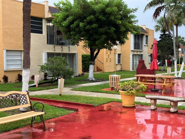 9311 SW 4th St 104B, Miami, FL 33174