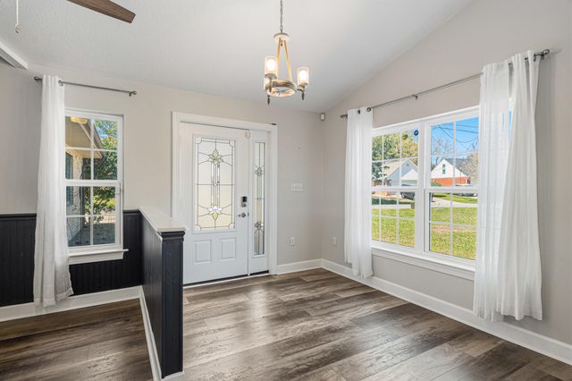 21 Neptune Drive, Mary Esther, FL 32569