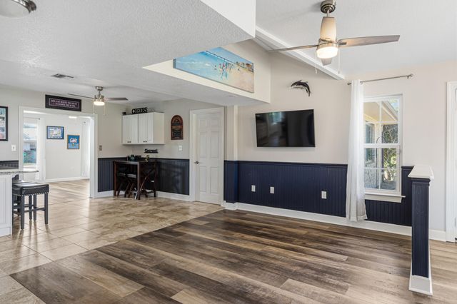 21 Neptune Drive, Mary Esther, FL 32569