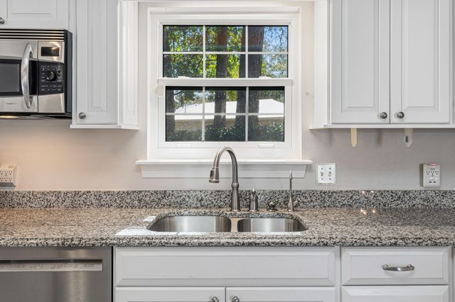 21 Neptune Drive, Mary Esther, FL 32569