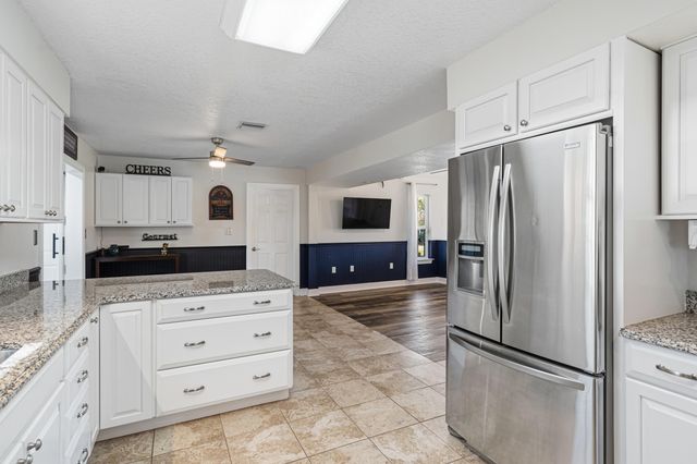 21 Neptune Drive, Mary Esther, FL 32569