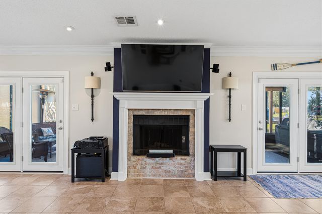 21 Neptune Drive, Mary Esther, FL 32569