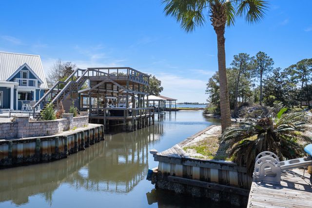 21 Neptune Drive, Mary Esther, FL 32569