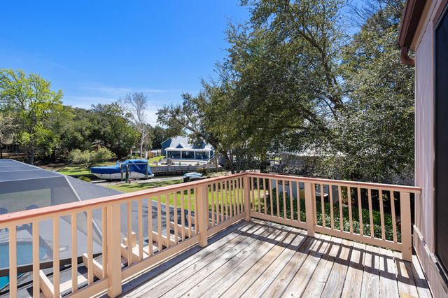 21 Neptune Drive, Mary Esther, FL 32569